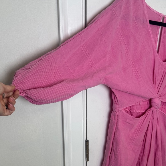 Free People Pink 100% Cotton Knot Front Cutout Romper Pockets Size SP - Picture 4 of 8